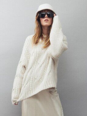 NWT H&M Ivory White Poly Wool Blend Chunky Cable Knit Crew Neck Sweater, Size M